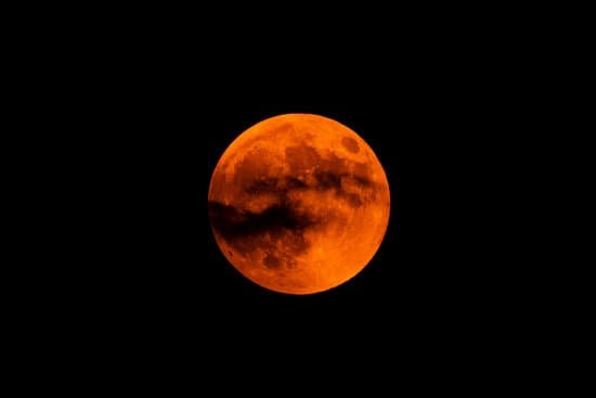 canva moon MADCd6cp6IY