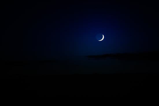 canva moon MADNy5X5fK0