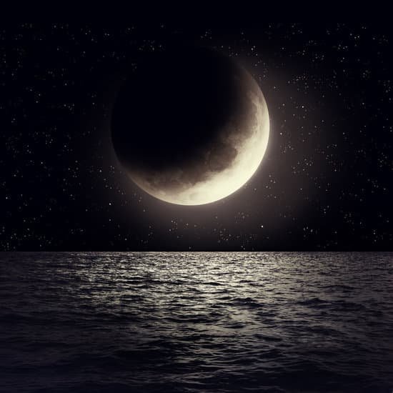 canva moon MADRkbhfuP8