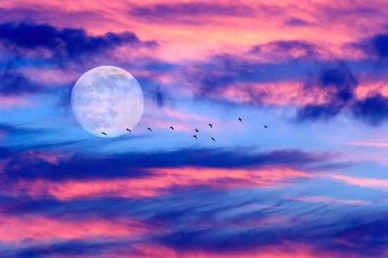 canva moon clouds birds MADaFZMjTjY