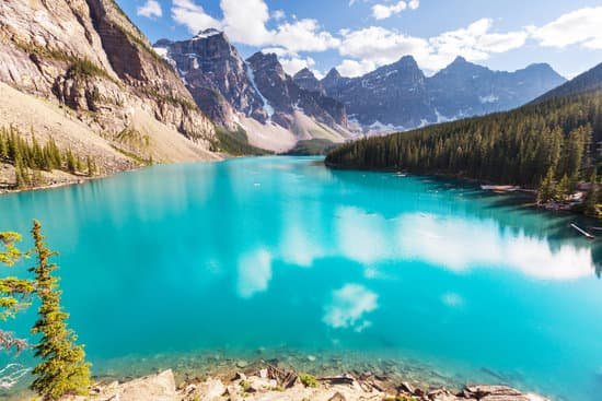 canva moraine lake MACLhflQyC0