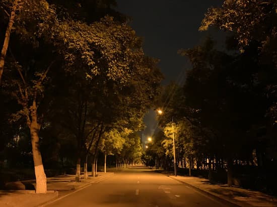 canva night MADnImwzeOI
