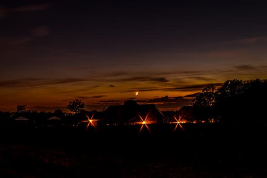 canva night MAEOC4gUi1E