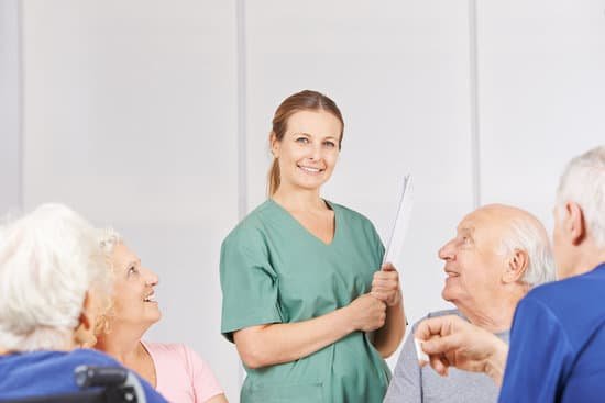 canva nurse between seniors in nursing home MAED oZgWdI