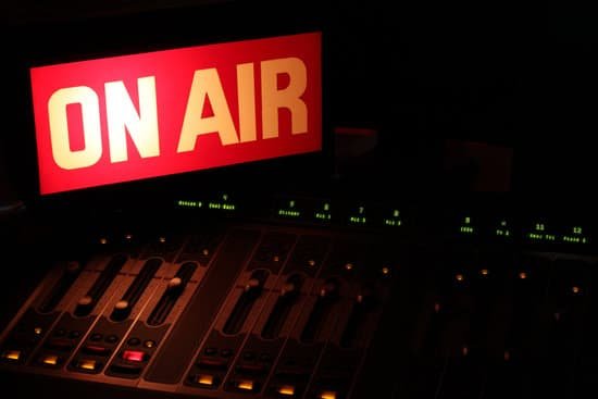 canva on air radio studio horizontal MADerGuDDf8