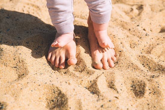canva parent and child walking barefoot. MADaA2RPKr4