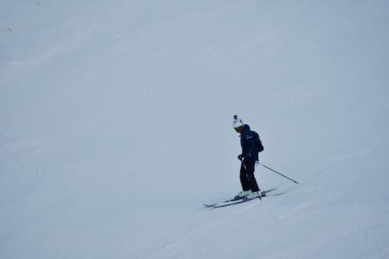 canva photo of person skiing MADyRTQ0kJM