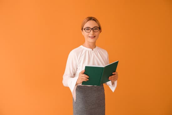 canva portrait of female teacher on color background MAEQkKmQWjw