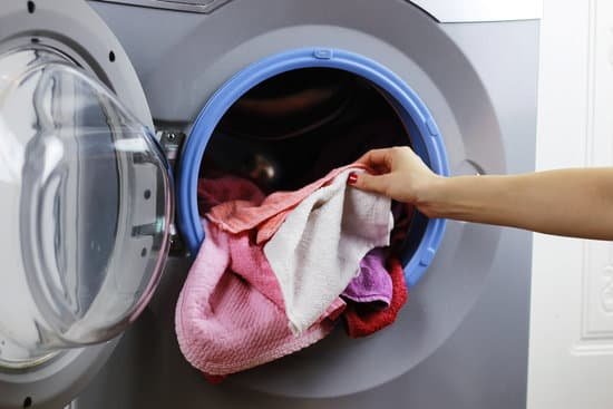 canva put cloth in washer MAC460aM3wI
