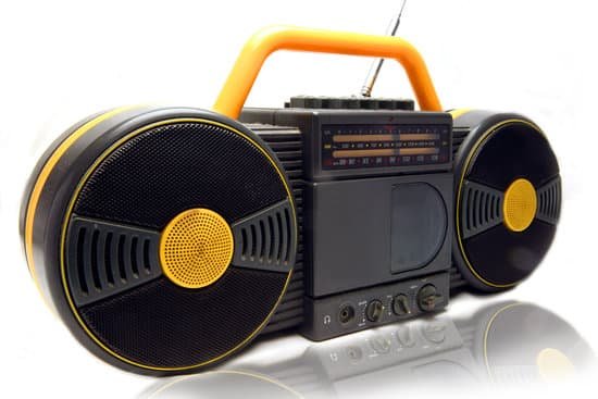 canva radio vintage MADB8Ci1inY