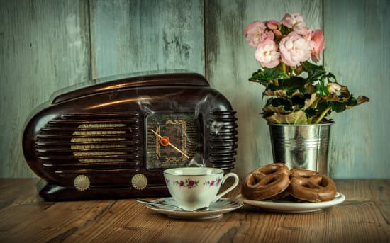 canva retro radio with coffee and pretzels MADQtjY8vD0