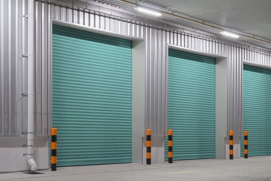 canva shutter door night MAEEq3Y92Mo