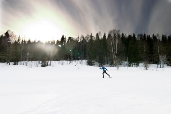 canva skiing MAAY4T lkzE