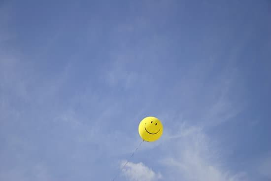 canva smiley face in the sky MADerCwYvJY