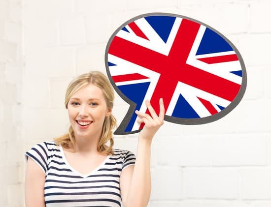 canva smiling woman with text bubble of british flag MABCVQF7ubs
