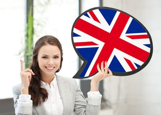 canva smiling woman with text bubble of british flag MABCVQUGYtc