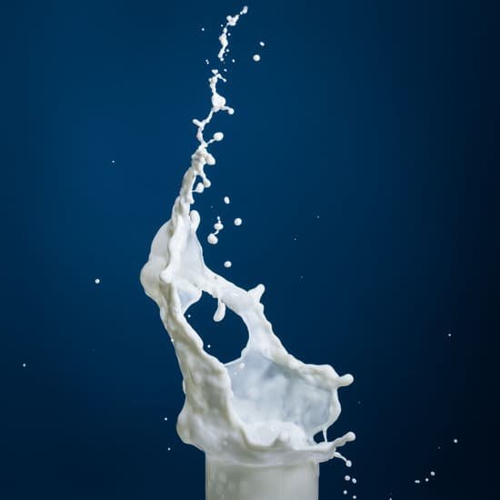 canva splashing milk MADAQHkyn6Q