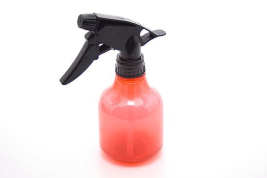 canva spray bottle MAC U3kBM1A