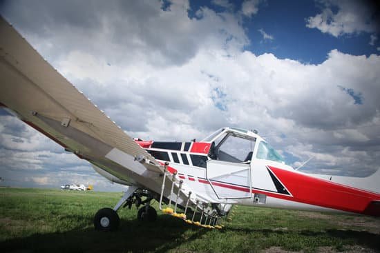 canva spray plane MAEFiGs2l6E