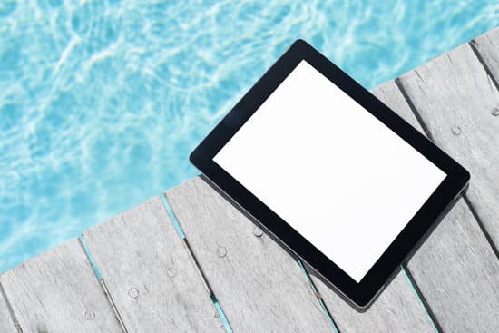 canva tablet by the pool MABplA13ZaE