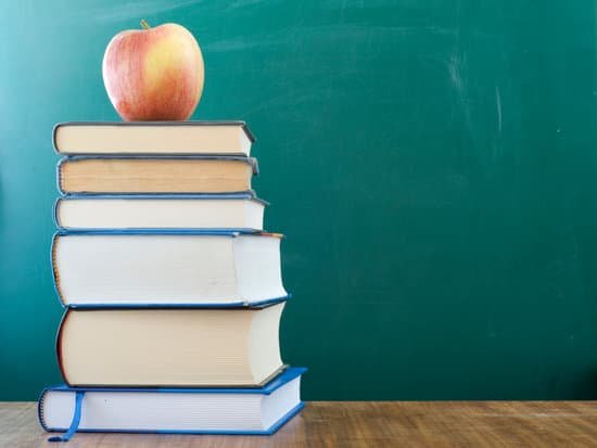 canva teachers desk MAC8fKHi9OU