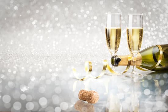 canva toast champagne new year silver background MADer5 oBRY
