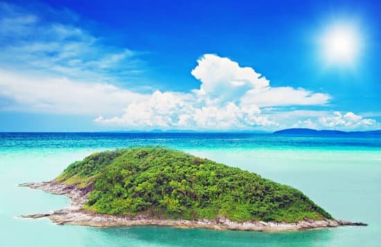 canva tropical island MACrSTrGdX8