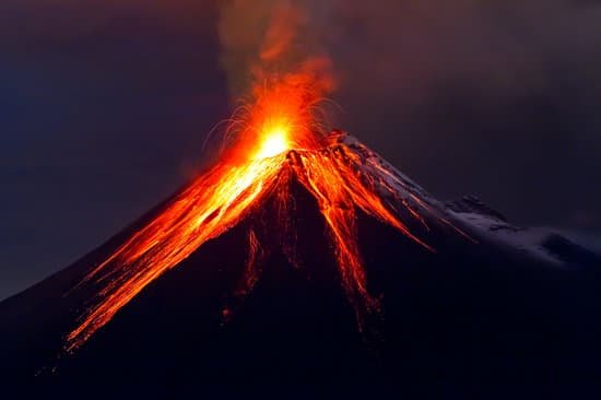 canva tungurahua volcano eruption long exposure with lava MADaFFv5zvs