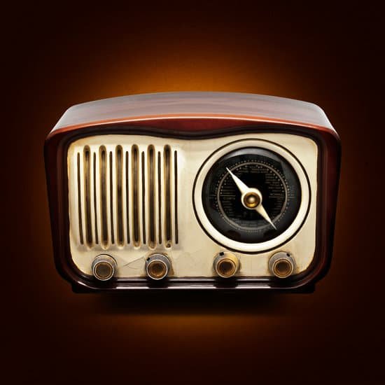 canva vintage radio MAC53ZFiIUQ