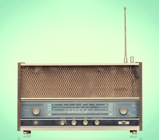 canva vintage radio MADA4fCAgrA