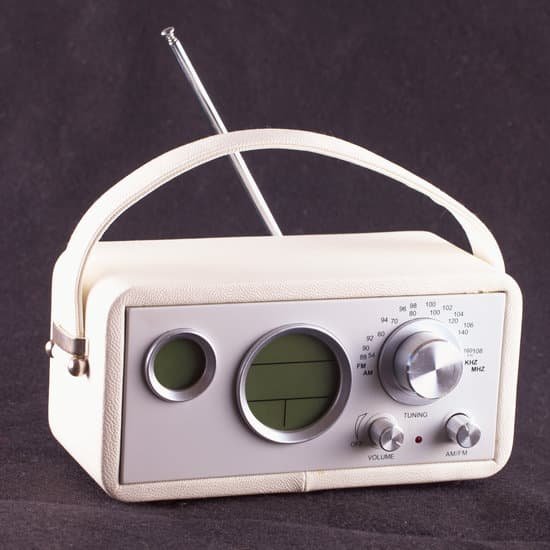 canva vintage radio MADBepv24J0