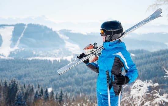 canva young female skier with skiing equipment enjoying at winter ski resort in beautiful sunny day MADapQa9MJc